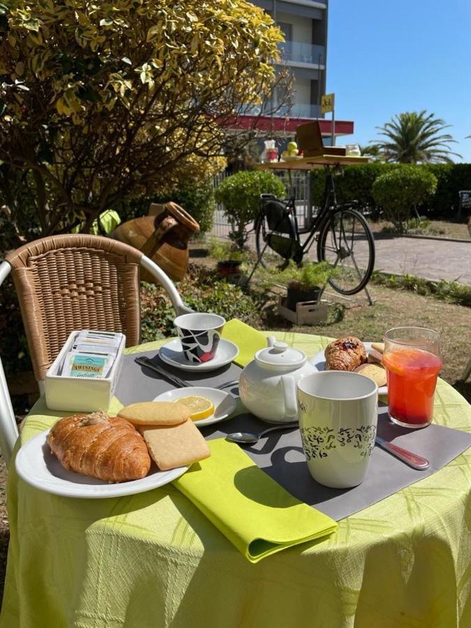 Hotel Diplomatic Bellaria – Igea Marina Kültér fotó